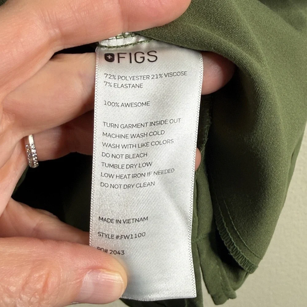 Figs Casma scrub top unisex size large EUC army green